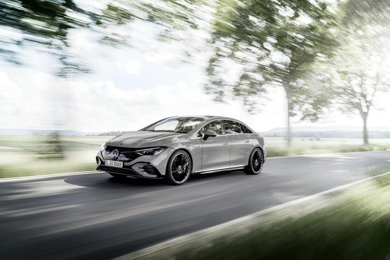 2022-Mercedes-Benz-EQE-87.jpg