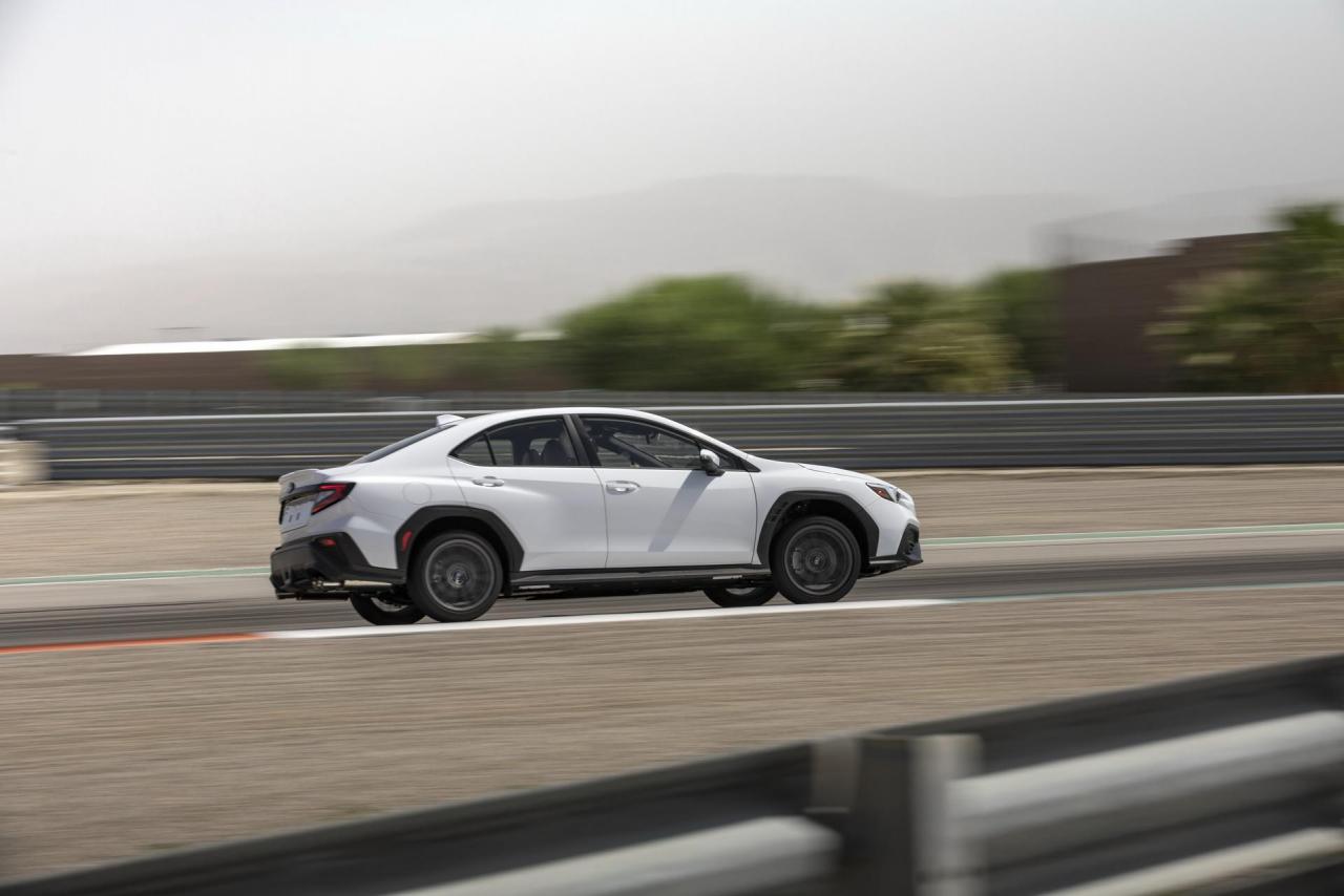 2022-Subaru-WRX-16.jpg