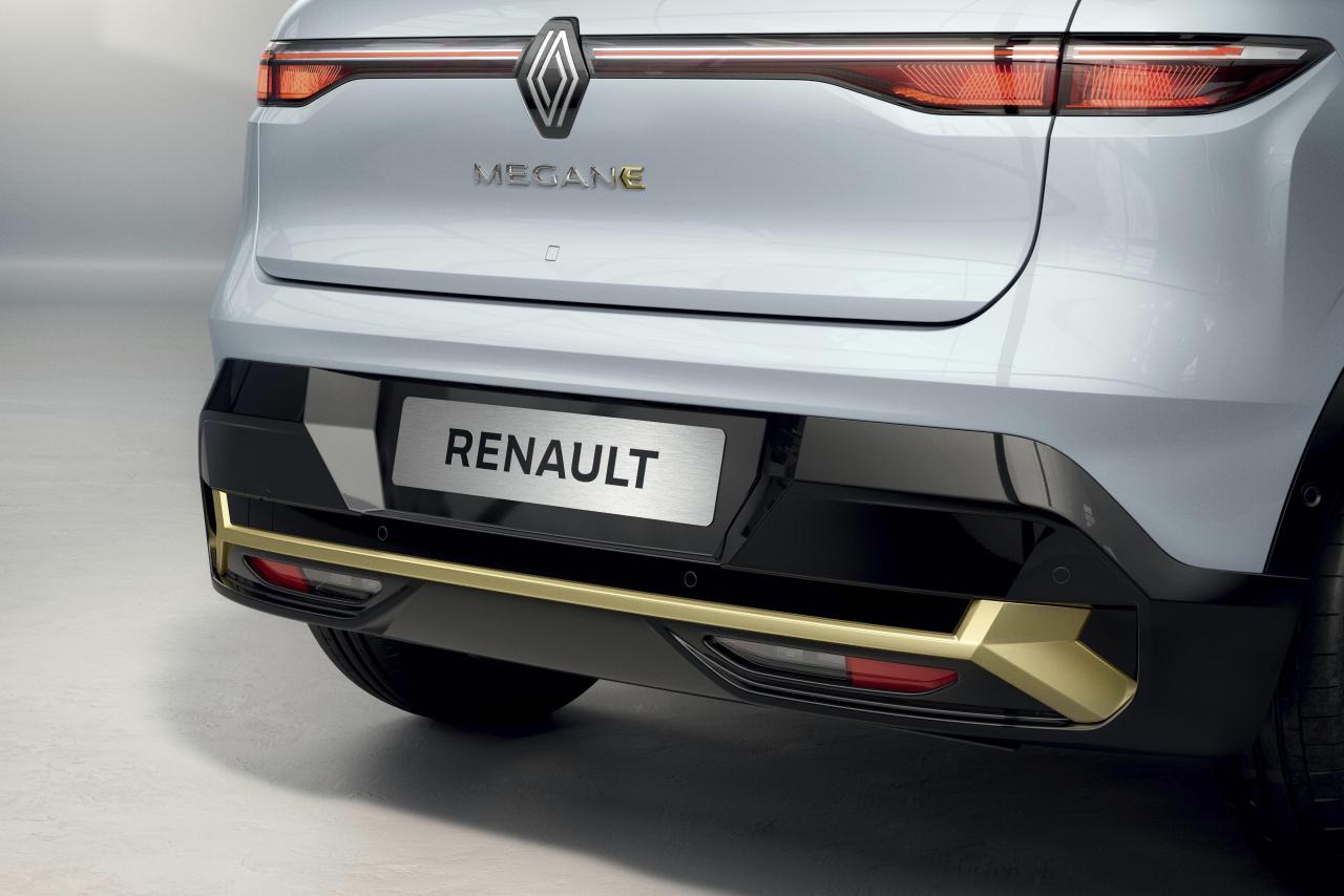 2021 - New Renault Mgane E-TECH Electric - Studio (7).jpg