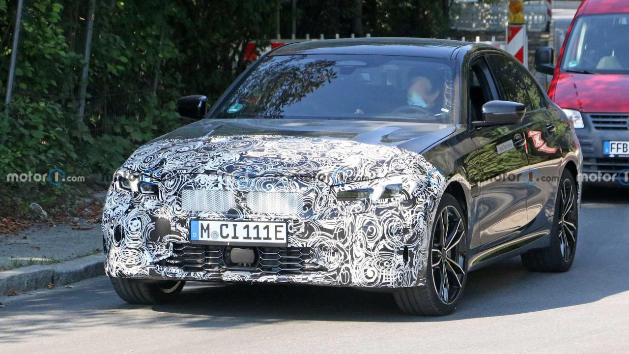 bmw-3-series-facelift-new-spy-photo (2).jpg
