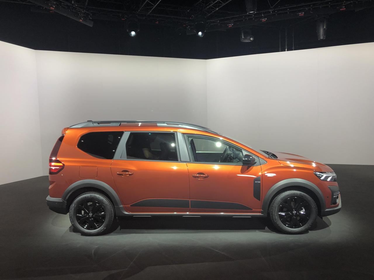 S0-presentation-video-dacia-jogger-2021-le-break-qui-casse-les-prix-688503.thumb.jpg.422c5412fb1297719697eb0e2513bb52.jpg
