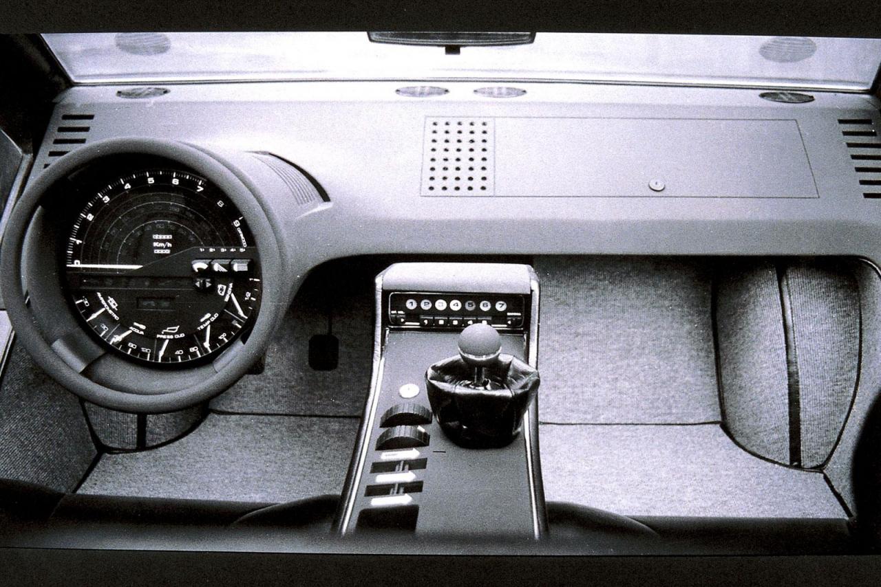maserati_boomerang_1972_interni_originali.thumb.jpg.09356c82bb20a55cd7e127f52e8a9a65.jpg