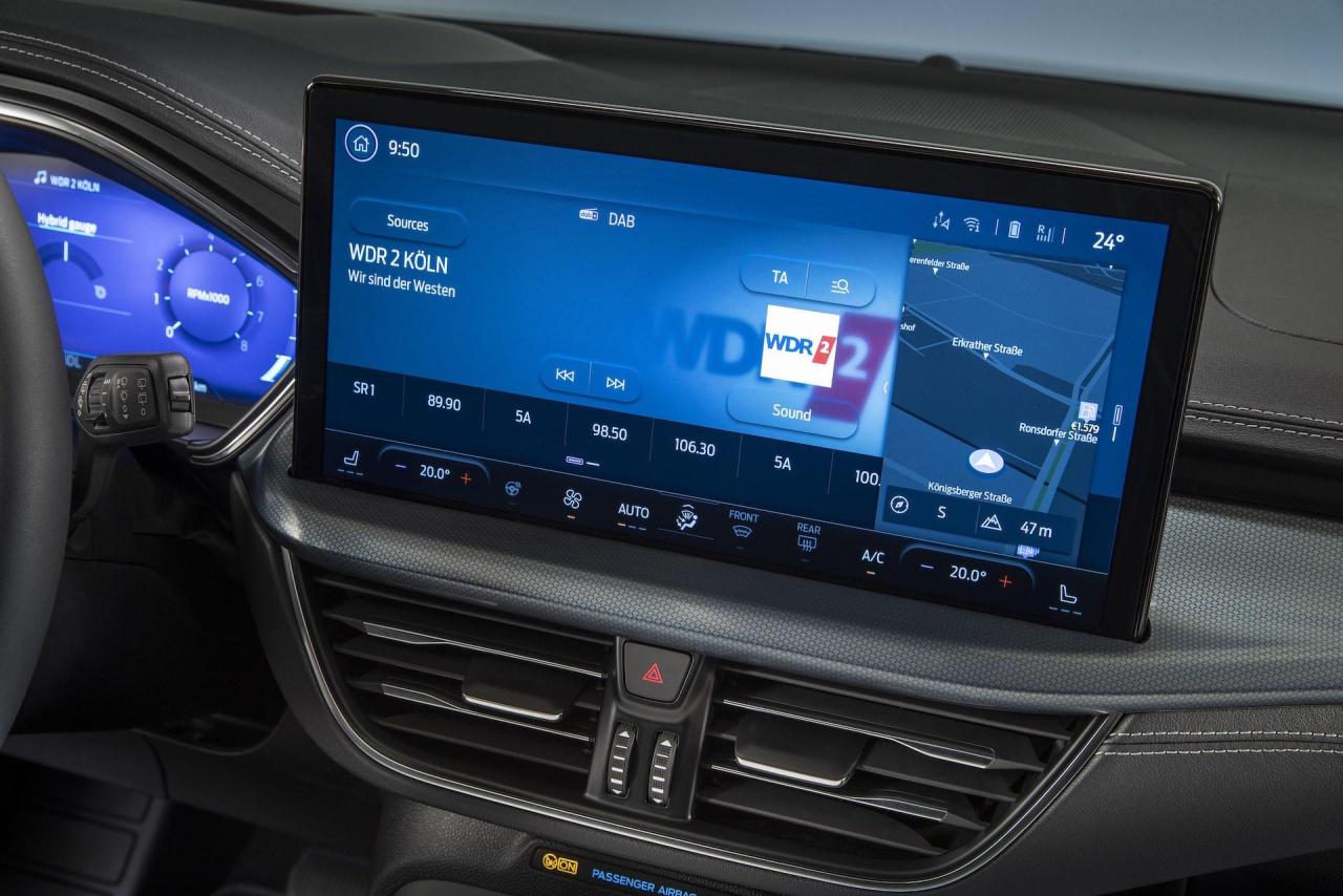 2021-Ford-Focus-facelift-00001.jpg