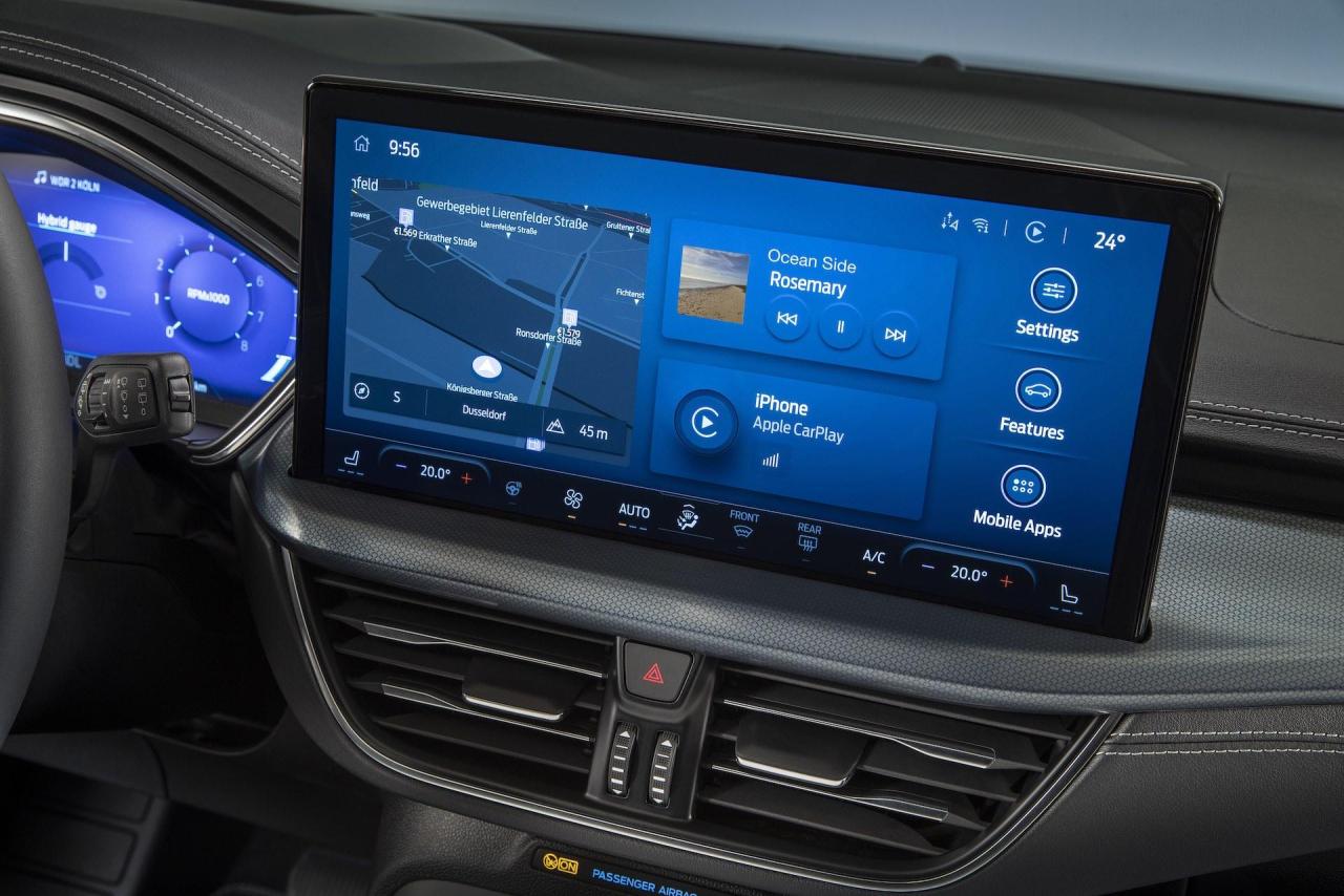 2021-Ford-Focus-facelift-00011.jpg