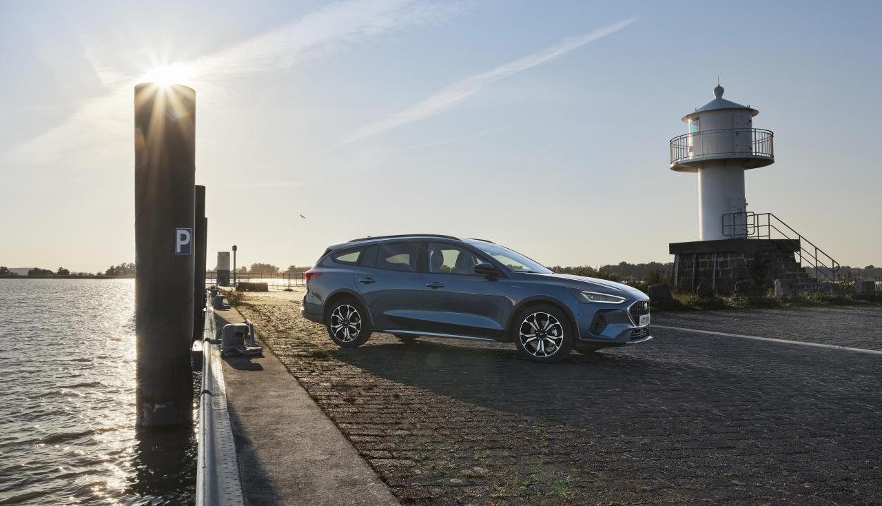 2021_FORD_FOCUS_ACTIVE_OUTDOOR_02.jpg
