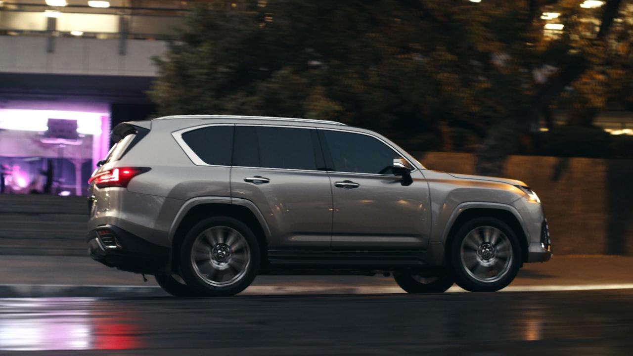2022-Lexus-LX-18.jpg