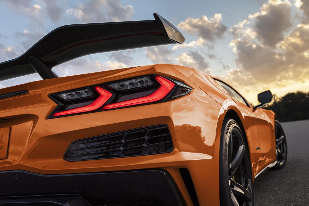 2023-Chevrolet-Corvette-Z06-005.jpg