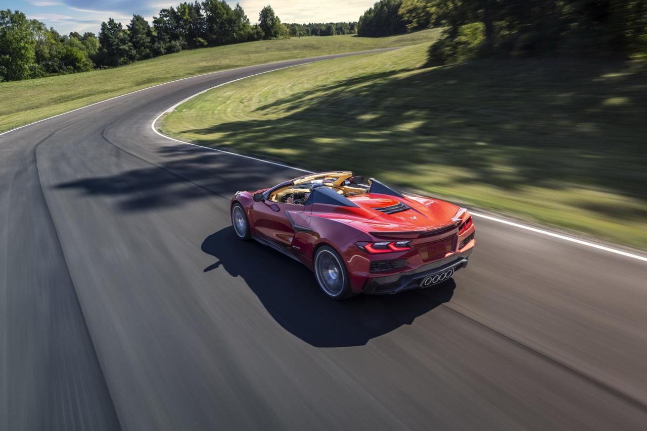 2023-Chevrolet-Corvette-Z06-011.jpg