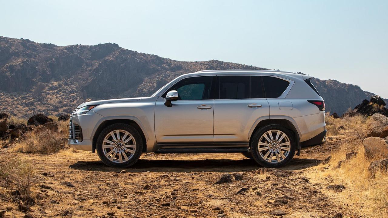 2022-Lexus-LX-12 (1).jpg