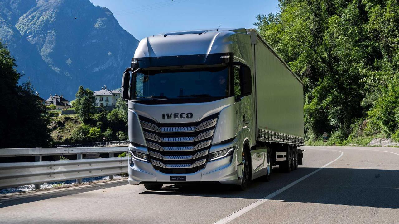 iveco-s-way-2021 (1).jpg