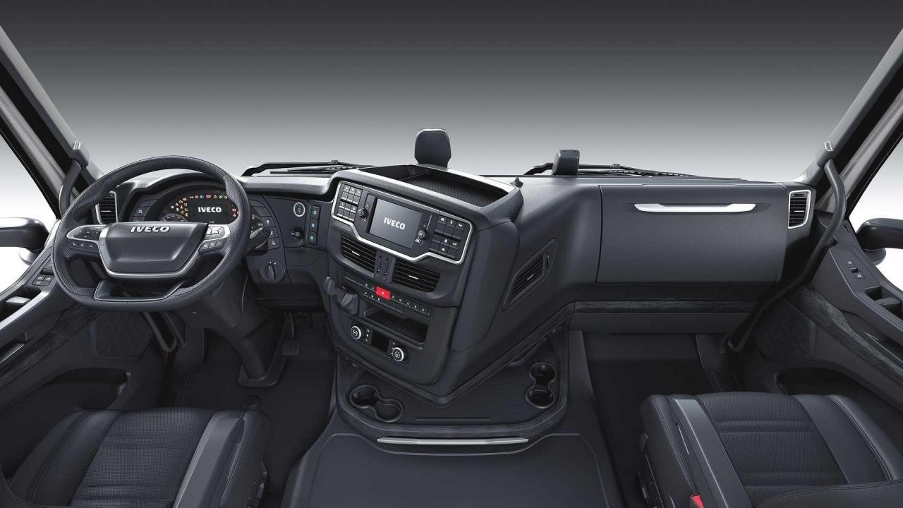 iveco-s-way-2021 (4).jpg