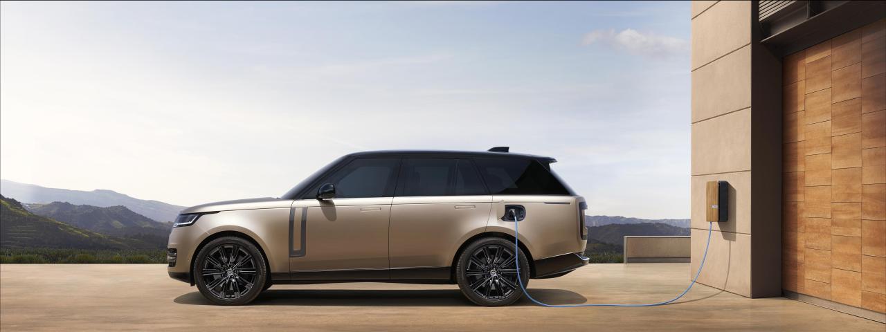 RR_22MY_06_Exterior_PHEV_261021_018.thumb.jpg.b005381be98cc16db318f6f6b10a12ed.jpg