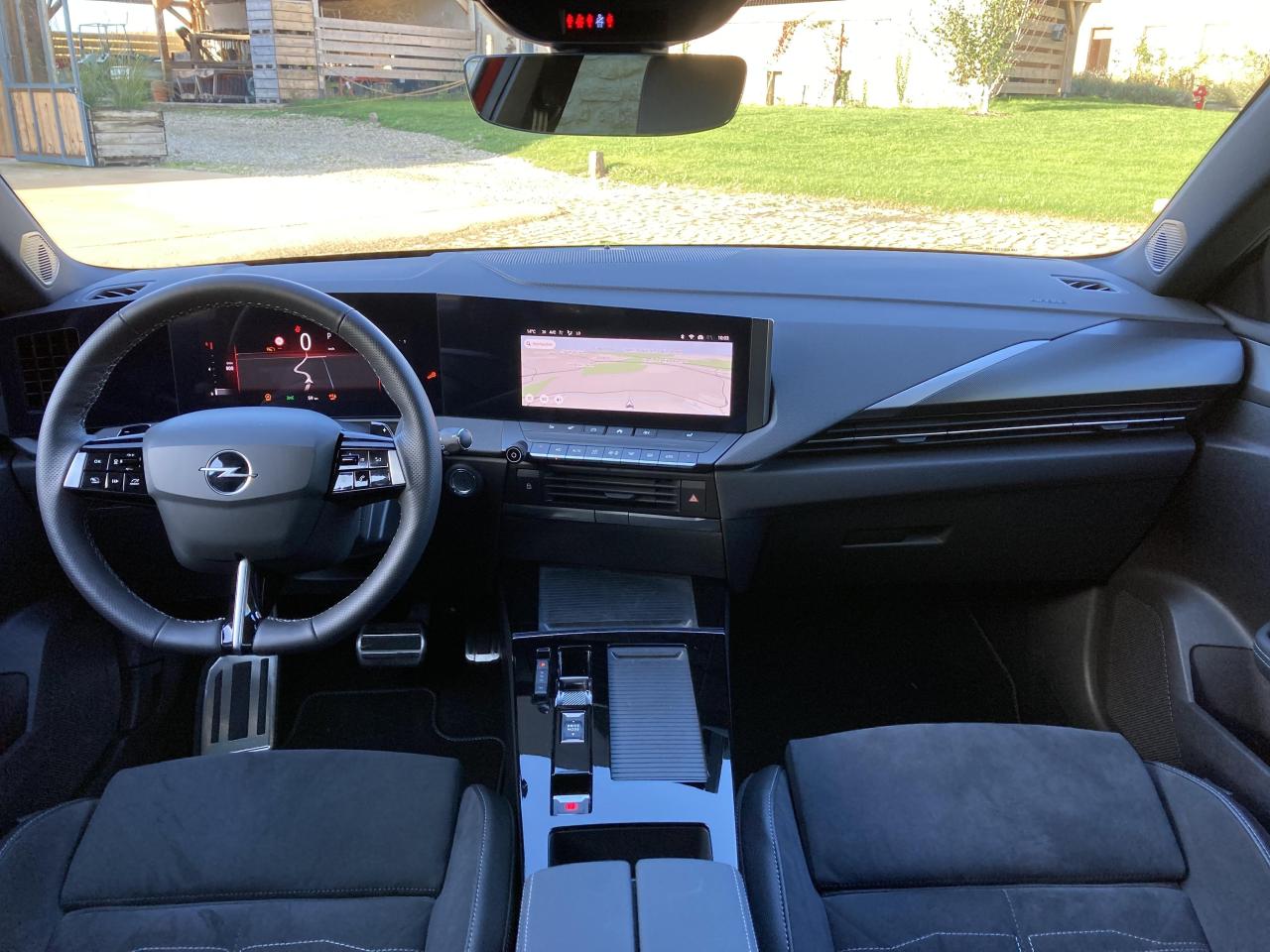 S0-comparatif-video-opel-astra-vs-volkswagen-golf-ballet-allemand-692222.thumb.jpg.f234551a1230aa13bde54238ea55cf66.jpg