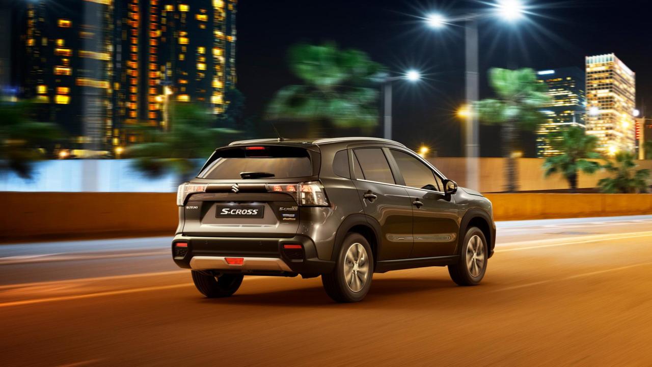 2022-Suzuki-S-Cross-10.jpg