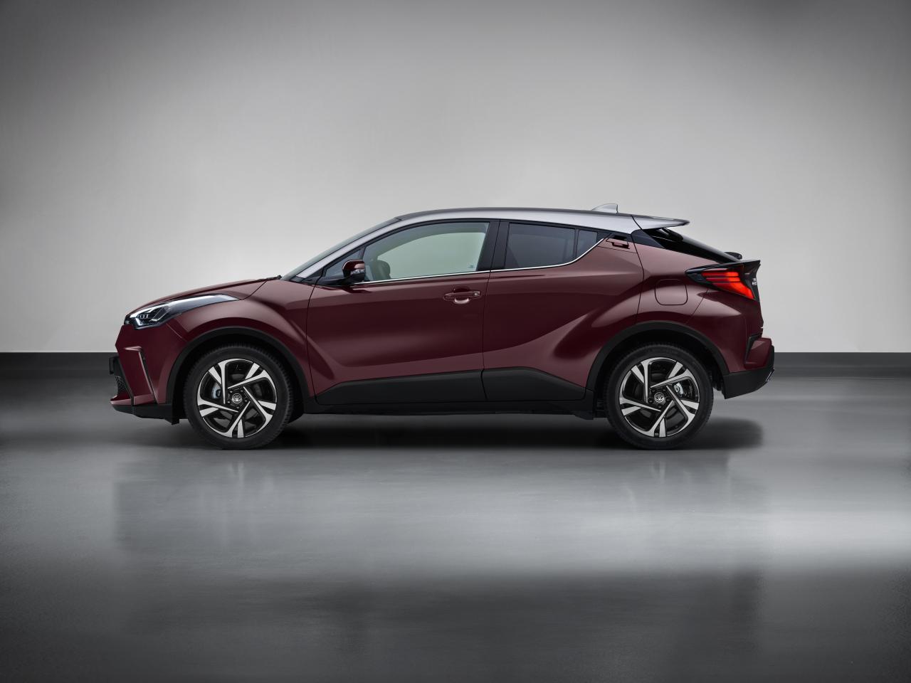 5toyotac-hrhybrid.jpg