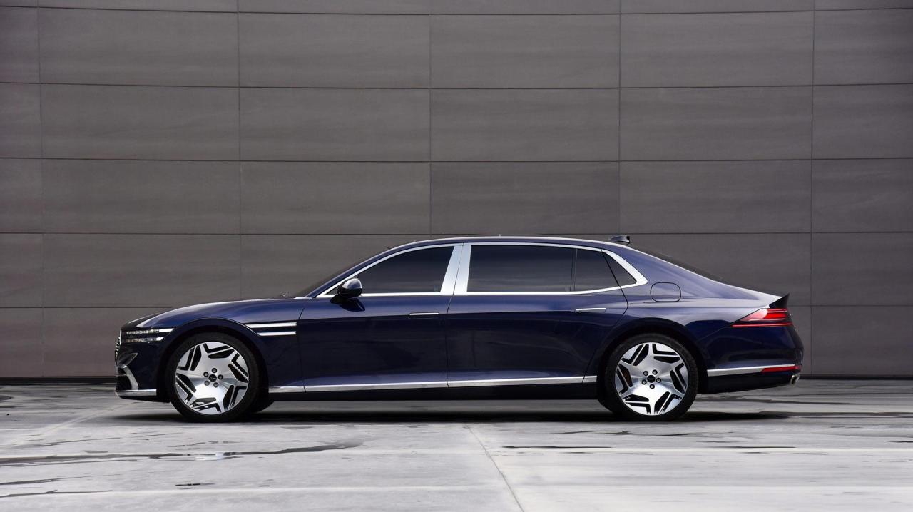 Genesis-G90-1.jpg