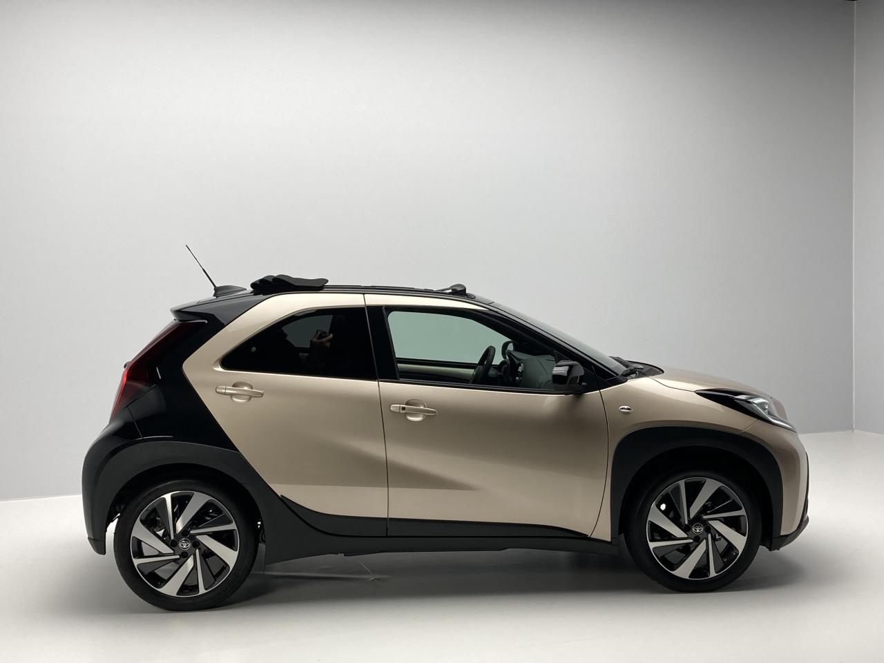 S0-presentation-video-toyota-aygo-x-suv-de-poche-695117.thumb.jpg.3b3654f5e4cd13b15a89503158377671.jpg