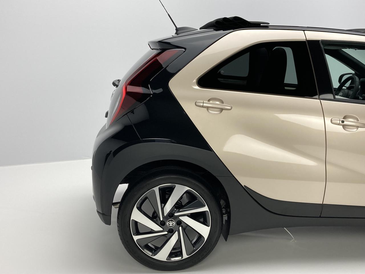 S0-presentation-video-toyota-aygo-x-suv-de-poche-695123.thumb.jpg.64e5754be4b10fdd177690448e19fb64.jpg