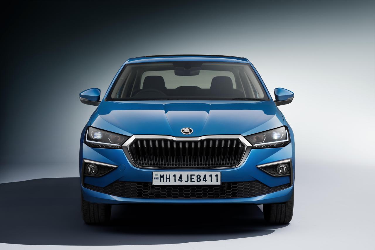 Skoda_Slavia_front-1.thumb.jpg.ab0bff1535e9f5108692a5af87e81911.jpg