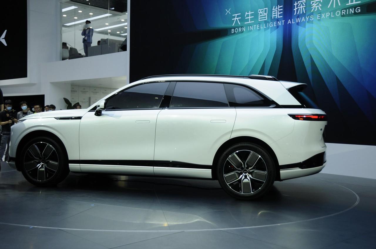 XPeng-G9-101.thumb.jpg.4ae2b347f06270cc2487bfe452c0aba5.jpg
