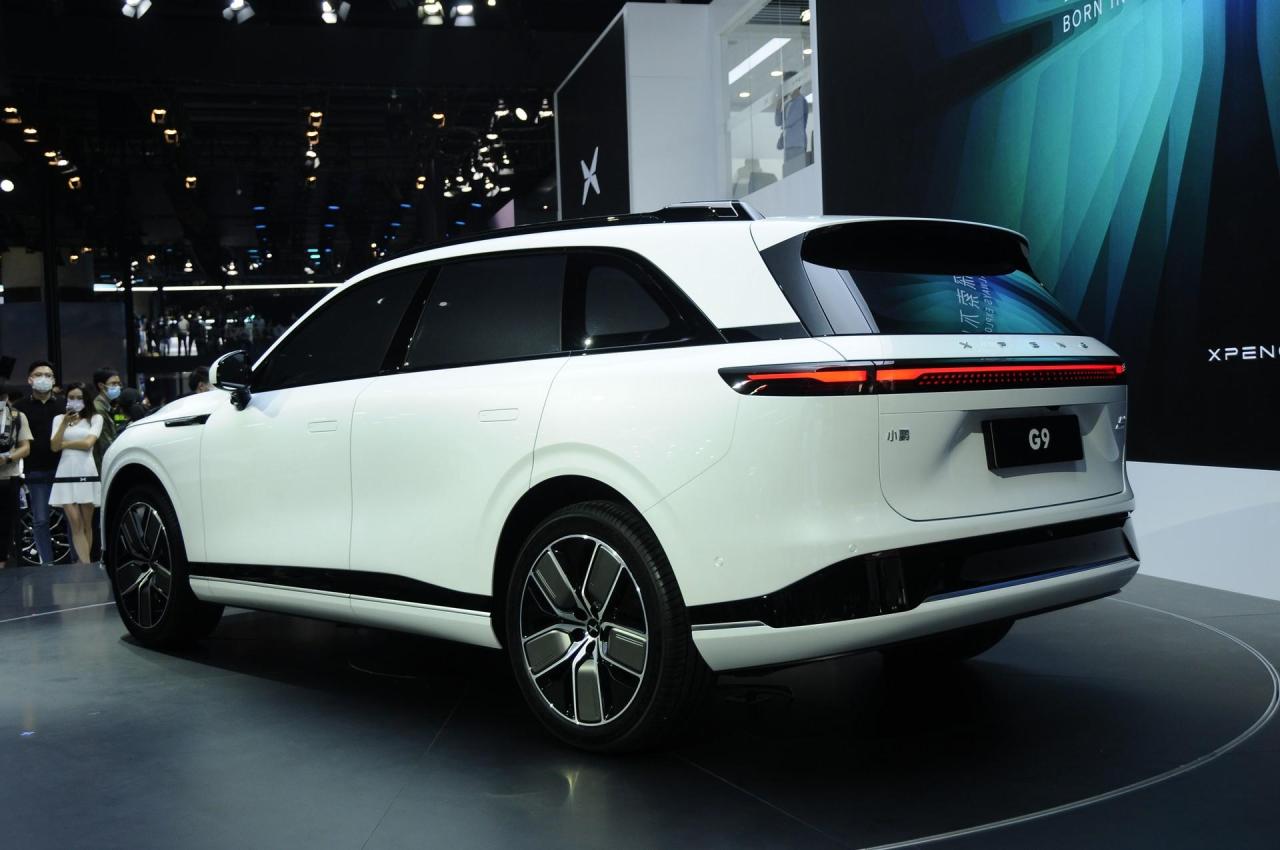 XPeng-G9-102.thumb.jpg.30bb2c0a8175ffdab275dbf8d36365bc.jpg