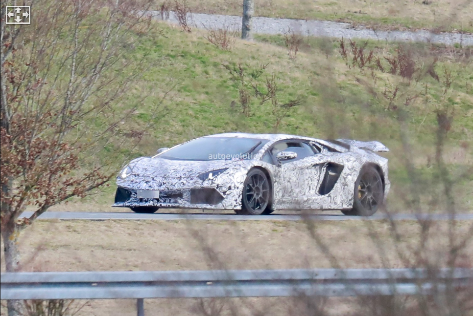 Lamborghini Supercar V12 Hybrid 2023 Prj. LB744 (Spy e Teaser)