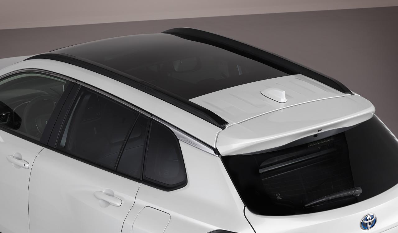 10corollacrosshybrid-2.jpg