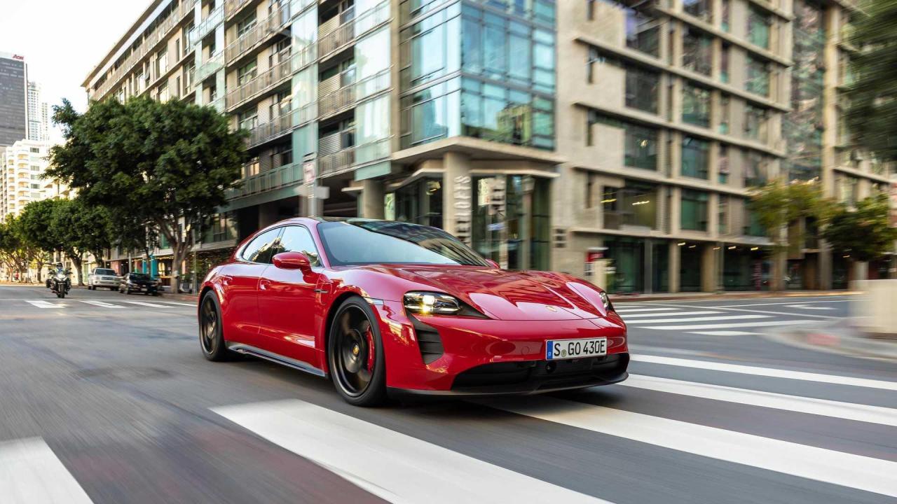 2022-porsche-taycan-gts-sport-turismo (2).jpg