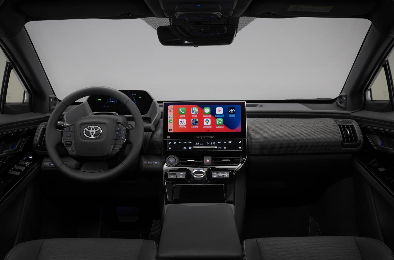 2021-kf3-bz4x-interior-high-002-2.jpg