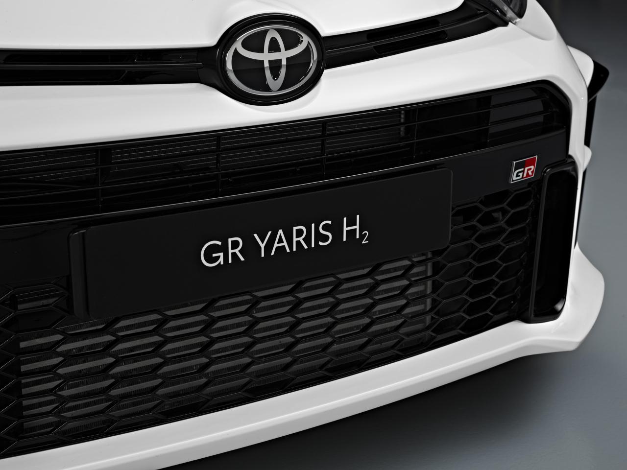 2021-kf3-gr-yaris-h2-details-high-002-2.jpg