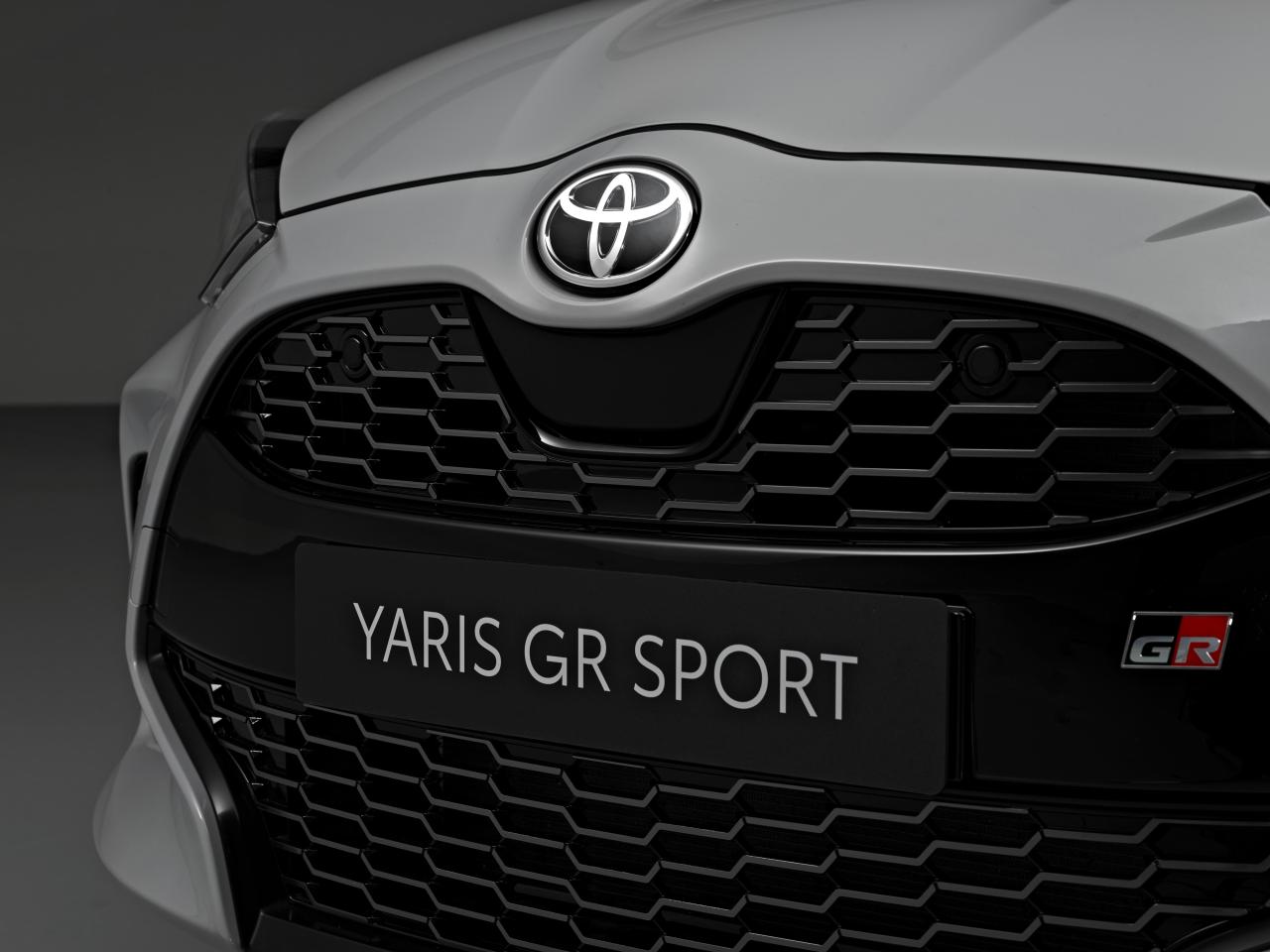 2021-kf3-yaris-gr-sport-details-high-002-2.jpg