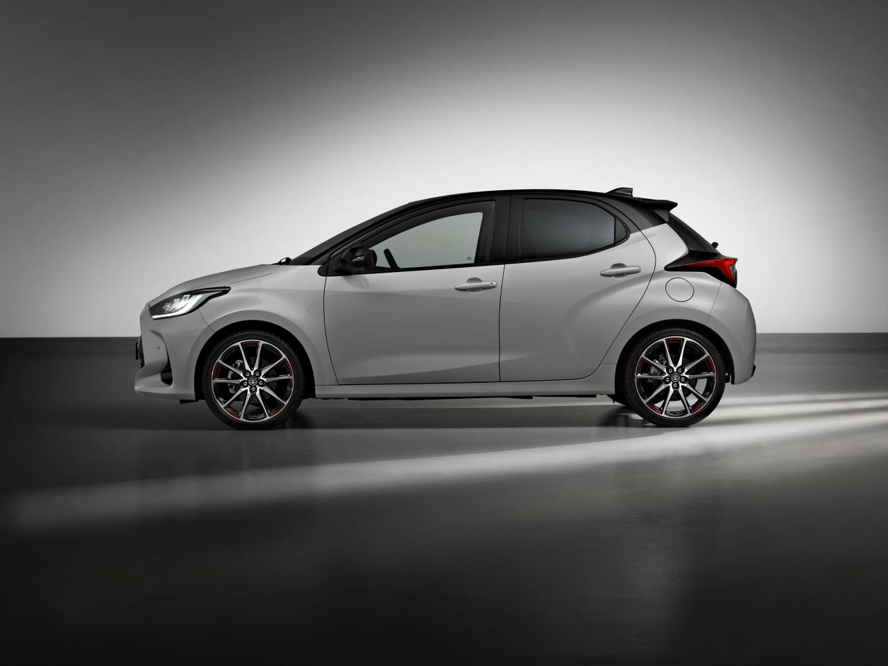 2021-kf3-yaris-gr-sport-hero-high-005-2.jpg