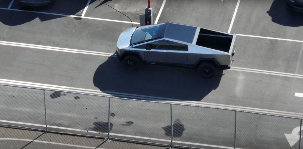 2022-Tesla-Cybertruck-2.thumb.jpg.cd250c57313571c8c9d3877c3c8f70ff.jpg