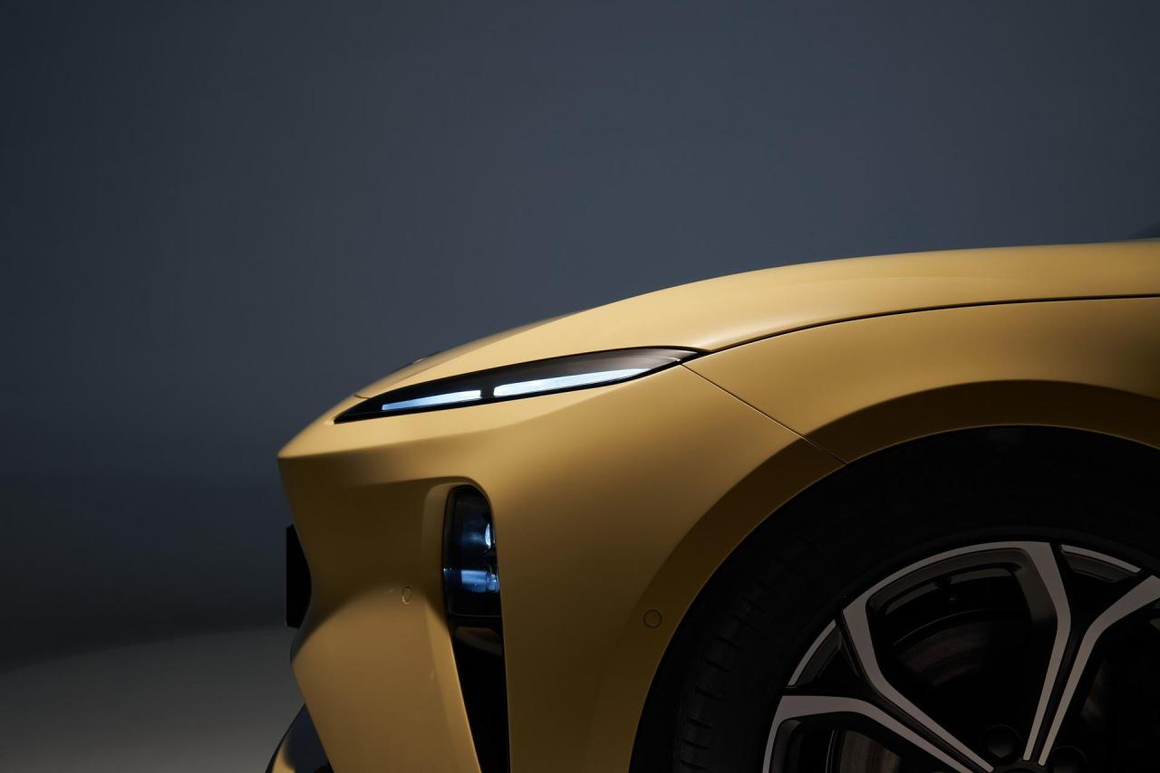 2023-Nio-ET5-Electric-Sedan-10.jpg