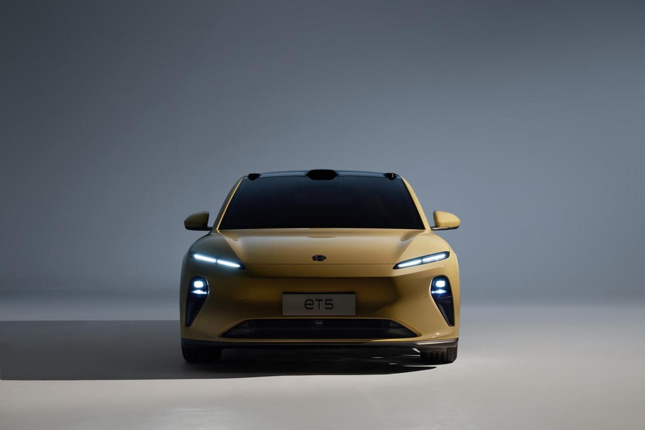 2023-Nio-ET5-Electric-Sedan-11.jpg