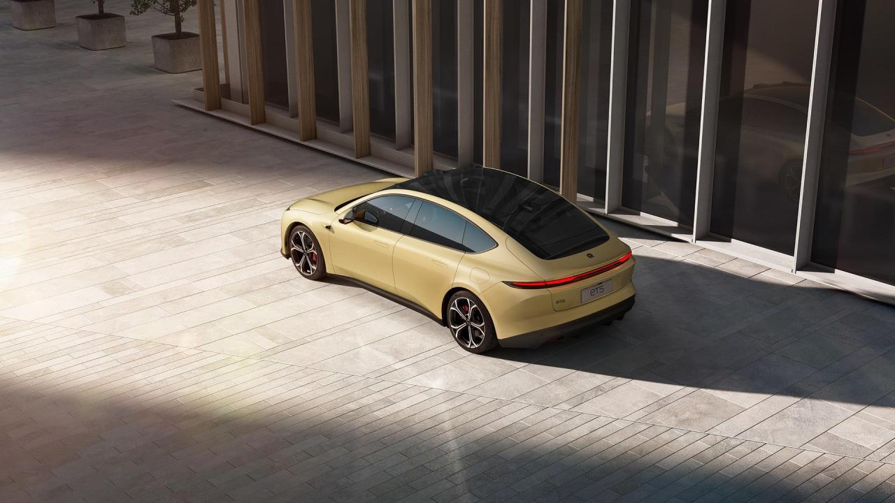 2023-Nio-ET5-Electric-Sedan-2.jpg