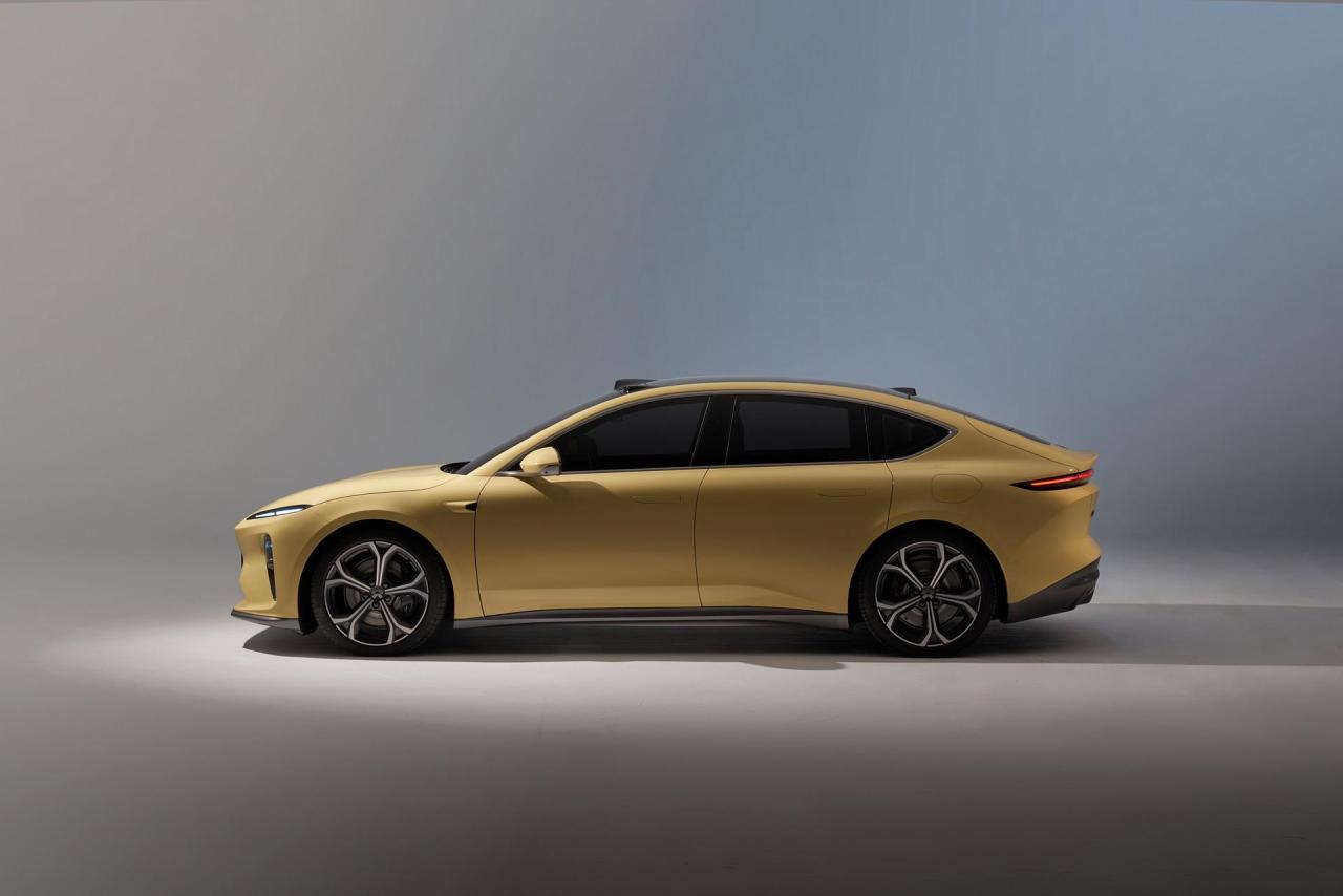 2023-Nio-ET5-Electric-Sedan-25.jpg