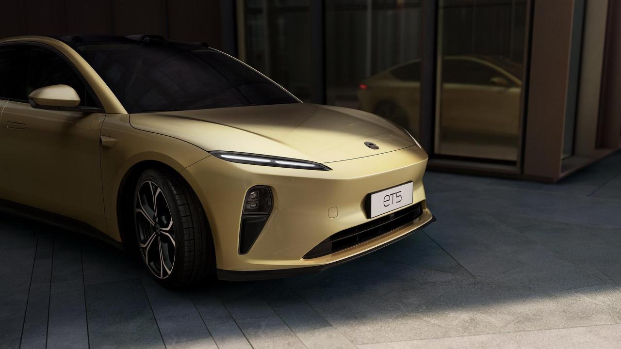 2023-Nio-ET5-Electric-Sedan-5.jpg