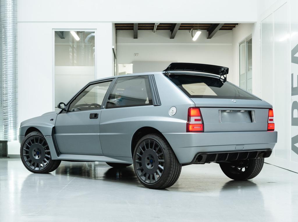 automobili_amos_delta_futurista_273_00790376067e04d8.jpg.0daaf7b5d4c6eb7655cd031cba9956d5.jpg