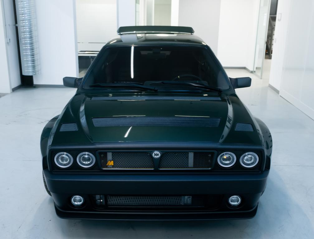 automobili_amos_delta_futurista_519_003f05550b5a08a6.jpg.f20c702ac11f816610fbd486a7adb3f8.jpg