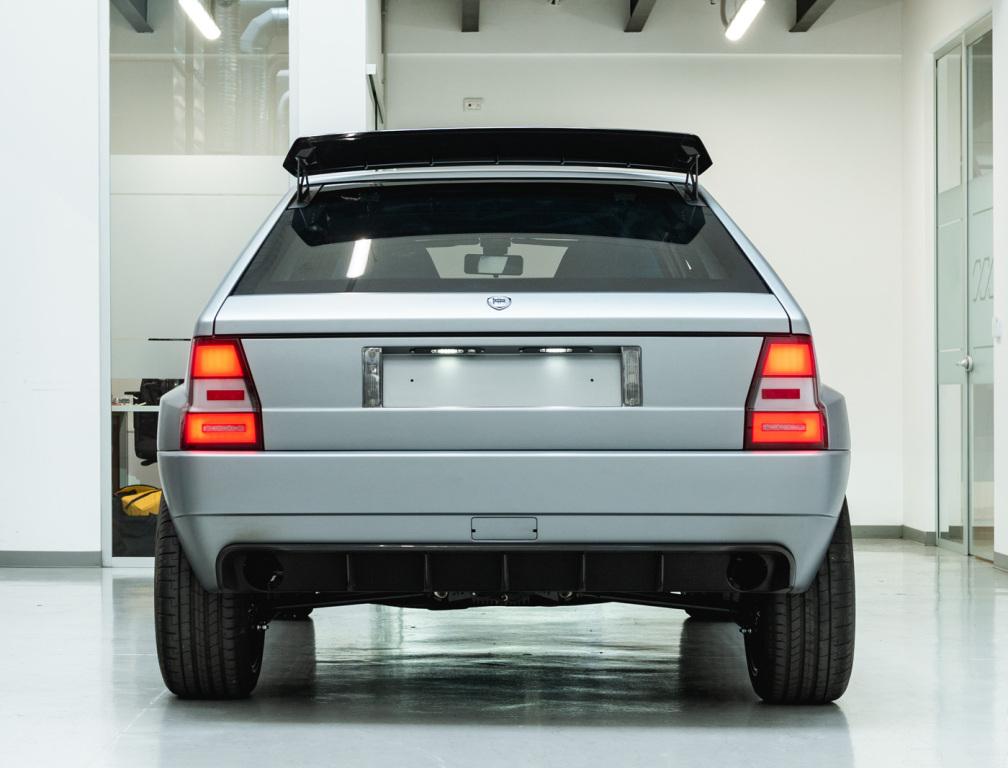 automobili_amos_delta_futurista_740_012801d30578042b.jpg.de1f036b0440e7264933519235001f84.jpg