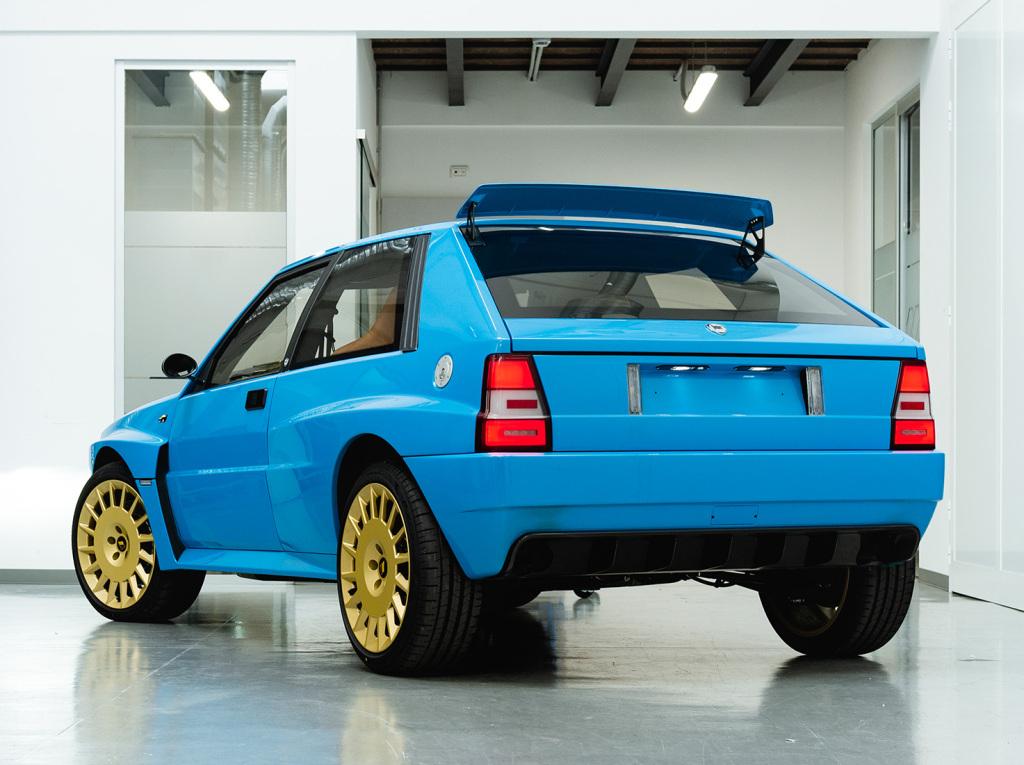 automobili_amos_delta_futurista_78_00c7016205c1044d.jpg.696387b8441c415748cc63140478b9f8.jpg