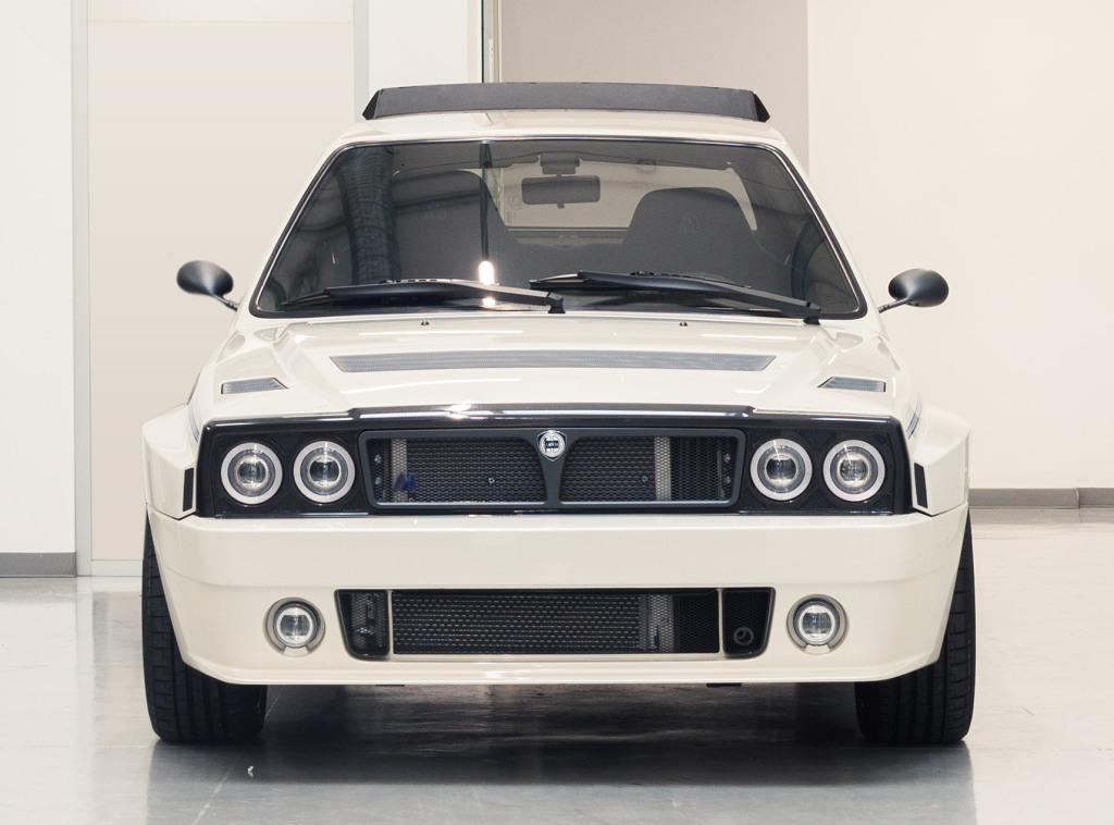 automobili_amos_delta_futurista_913_0522045e06b304f5.jpg.dd2e4ca8be1ab811bcc7d21dd2d66f41.jpg