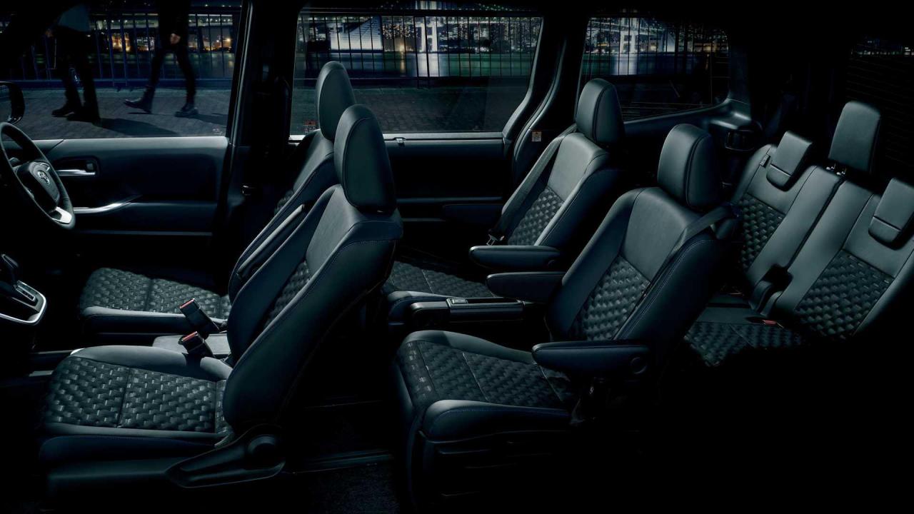 2022-toyota-voxy-jdm (7).jpg