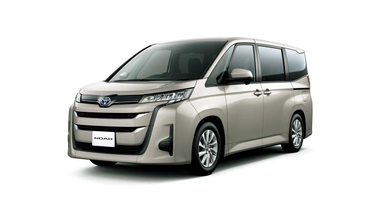 2022-toyota-noah-jdm (1).jpg