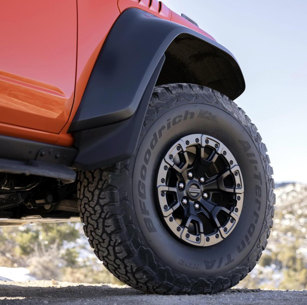 2022-Ford-Bronco-Raptor_details_08-Copy (1).jpg