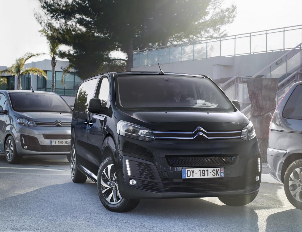 2021-Citroen-E-SpaceTourer-08.jpg