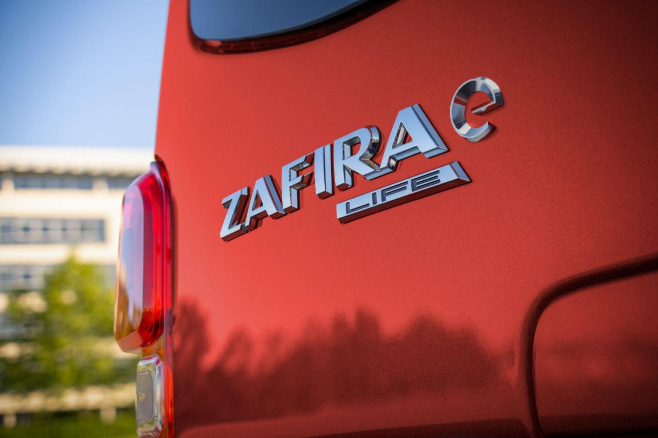 2021-Opel-Zafira-e-Life-4.jpg