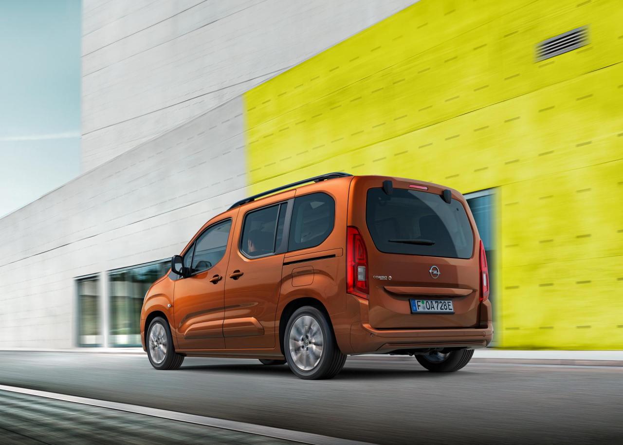 2021-opel-combo-e-life-3.jpg
