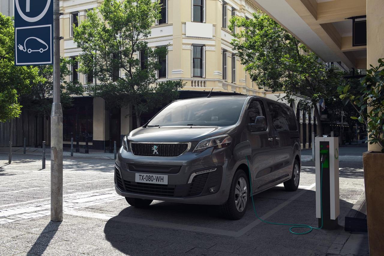 2021-peugeot-e-traveller-1.jpg